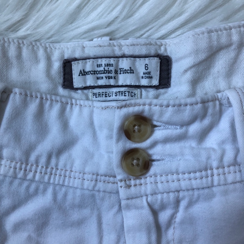Abercrombie & Fitch White Perfect Stretch Shorts - Picture 3 of 3